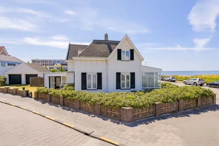 Villa aan zee — glas- en gevelreiniging door Monfils